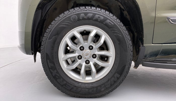 2017 Mahindra TUV300 T8, Diesel, Manual, 1,07,404 km, Left Front Wheel