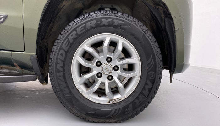 2017 Mahindra TUV300 T8, Diesel, Manual, 1,07,404 km, Right Front Wheel