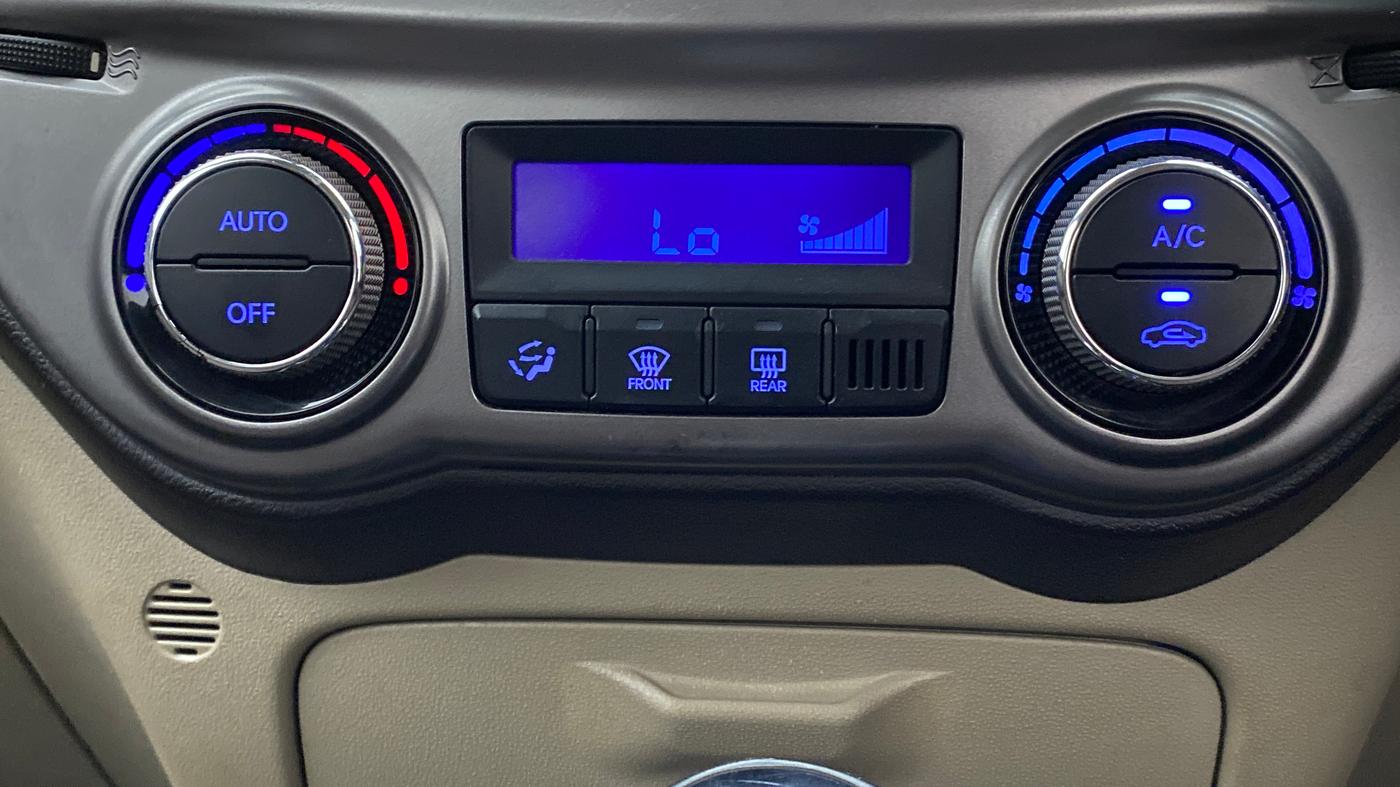 2013 Hyundai i20 SPORTZ 1.4 AT VTVT, Petrol, Automatic, 24,846 km, Automatic Climate Control