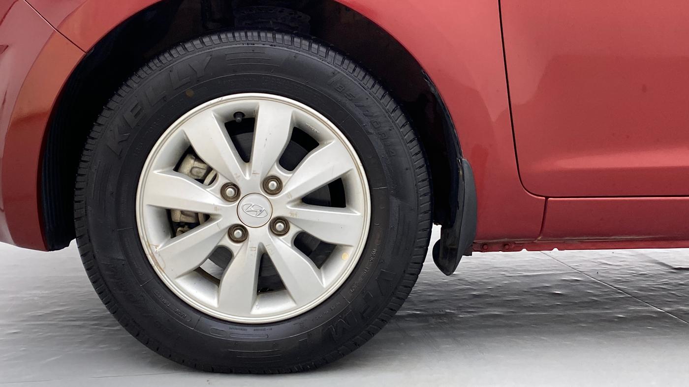 2013 Hyundai i20 SPORTZ 1.4 AT VTVT, Petrol, Automatic, 24,846 km, Left Front Wheel