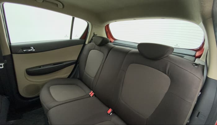2013 Hyundai i20 SPORTZ 1.4 AT VTVT, Petrol, Automatic, 24,846 km, Right Side Rear Door Cabin
