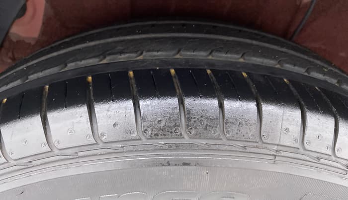2013 Hyundai i20 SPORTZ 1.4 AT VTVT, Petrol, Automatic, 24,846 km, Right Rear Tyre Tread