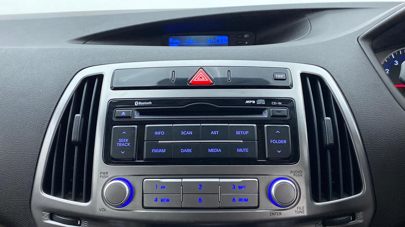 2013 Hyundai i20 SPORTZ 1.4 AT VTVT, Petrol, Automatic, 24,846 km, Infotainment System