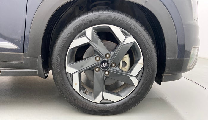2022 Hyundai ALCAZAR PLATINUM(O) 7STR 1.5 AT, Diesel, Automatic, 30,646 km, Right Front Wheel