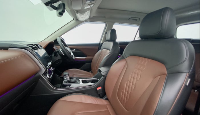 2022 Hyundai ALCAZAR PLATINUM(O) 7STR 1.5 AT, Diesel, Automatic, 30,646 km, Right Side Front Door Cabin