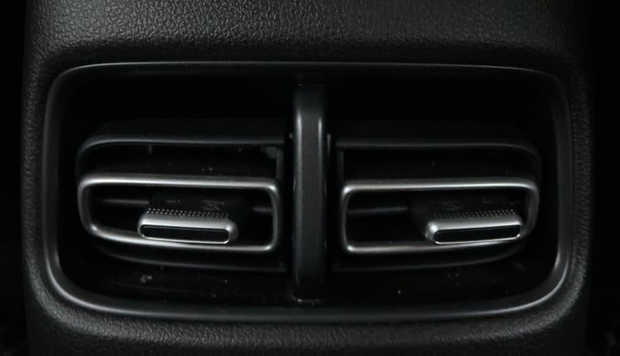 2022 Hyundai ALCAZAR PLATINUM(O) 7STR 1.5 AT, Diesel, Automatic, 30,646 km, Rear AC Vents
