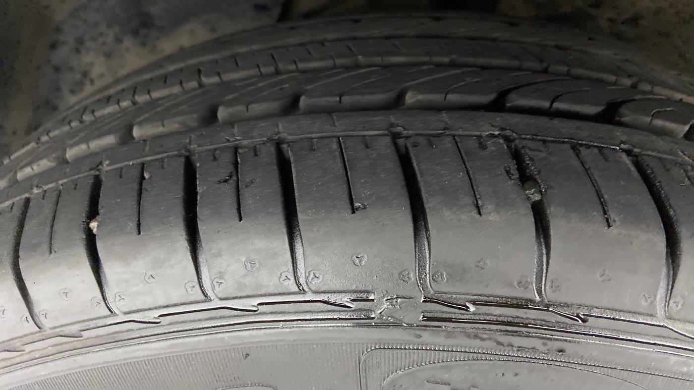 2020 MG HECTOR SHARP DCT PETROL, Petrol, Automatic, 13,028 km, Left Front Tyre Tread