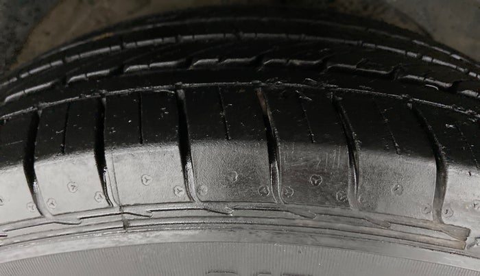 2020 MG HECTOR SHARP DCT PETROL, Petrol, Automatic, 13,028 km, Right Front Tyre Tread