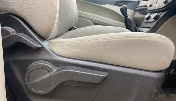 2019 Mahindra MARAZZO M4 8 STR, Diesel, Manual, 29,960 km, Driver Side Adjustment Panel
