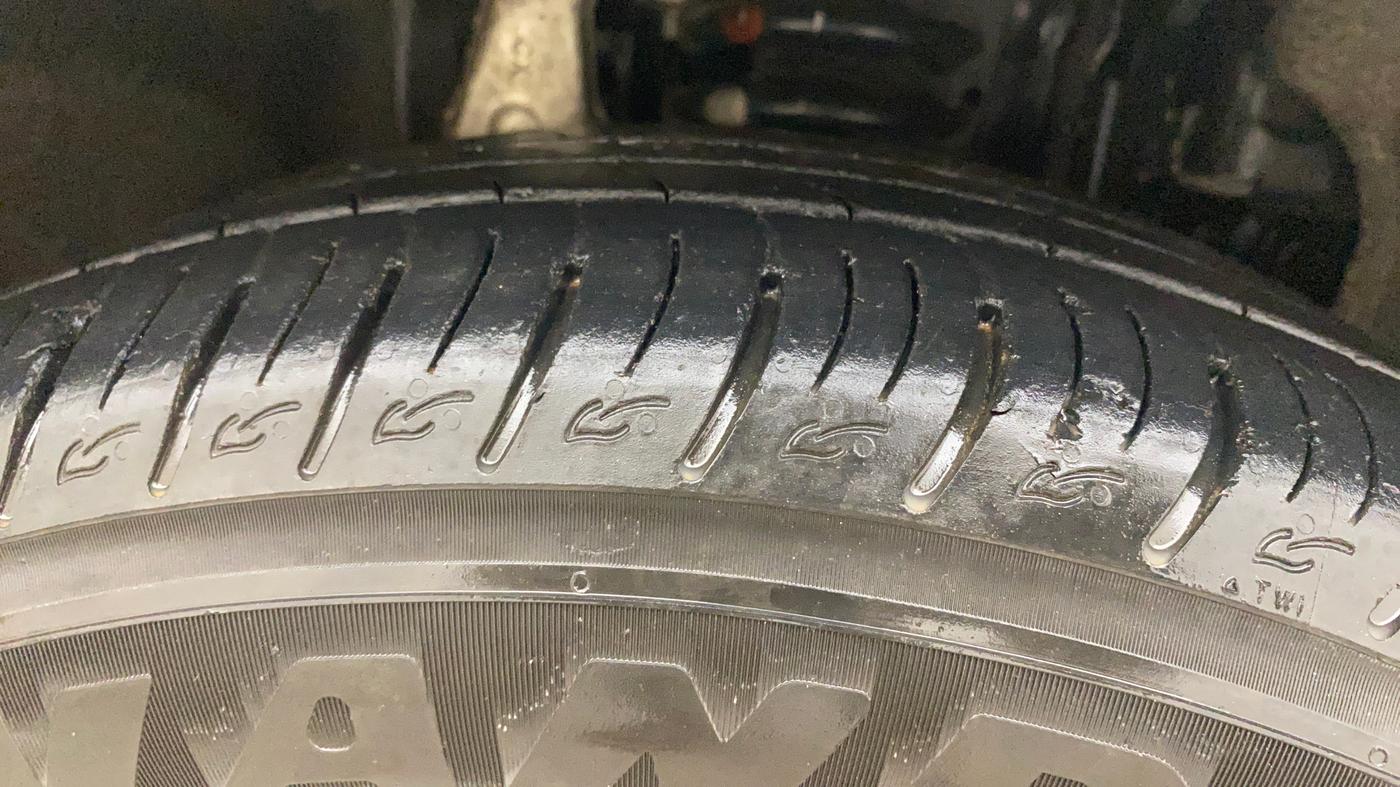 2019 Mahindra MARAZZO M4 8 STR, Diesel, Manual, 29,994 km, Right Front Tyre Tread