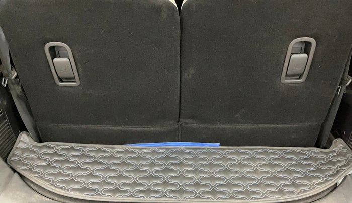 2023 Mahindra XUV700 AX 7 P AT 7 STR, Petrol, Automatic, 11,821 km, Boot Inside