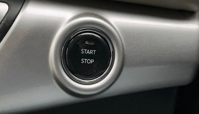 2023 Mahindra XUV700 AX 7 P AT 7 STR, Petrol, Automatic, 11,821 km, Keyless Start/ Stop Button