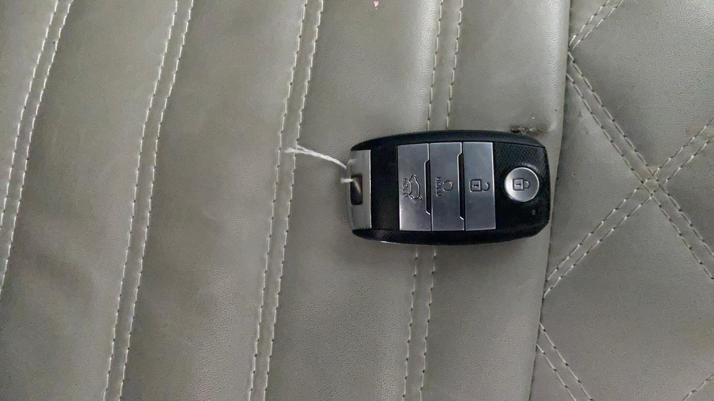 2023 KIA SONET HTK PLUS 1.0 IMT, Petrol, Manual, 50,058 km, Key Close Up