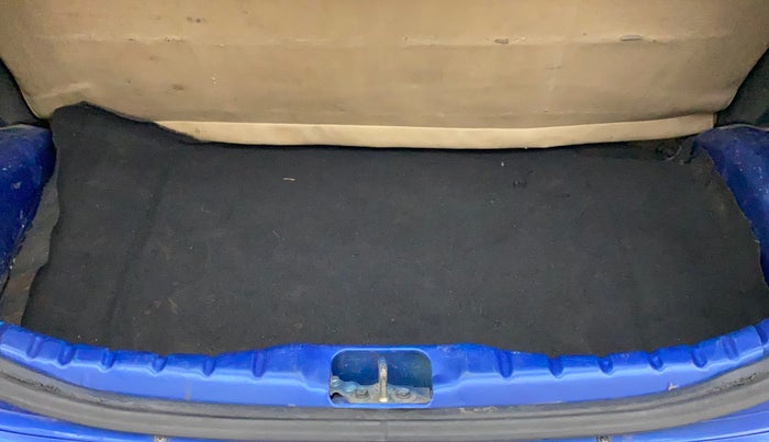2013 Hyundai Eon MAGNA +, Petrol, Manual, 93,605 km, Boot Inside