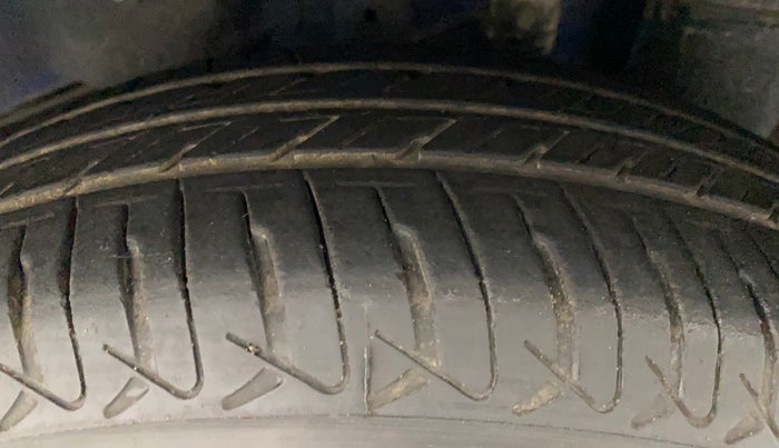 2013 Hyundai Eon MAGNA +, Petrol, Manual, 93,605 km, Left Rear Tyre Tread