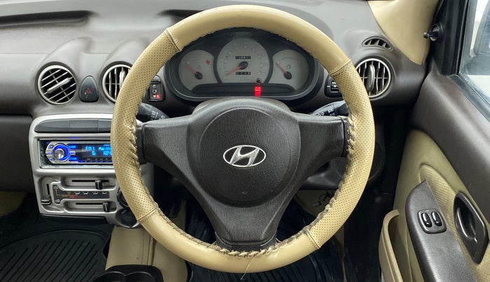 2012 Hyundai Santro Xing GLS, CNG, Manual, 1,09,213 km, Steering Wheel Close Up
