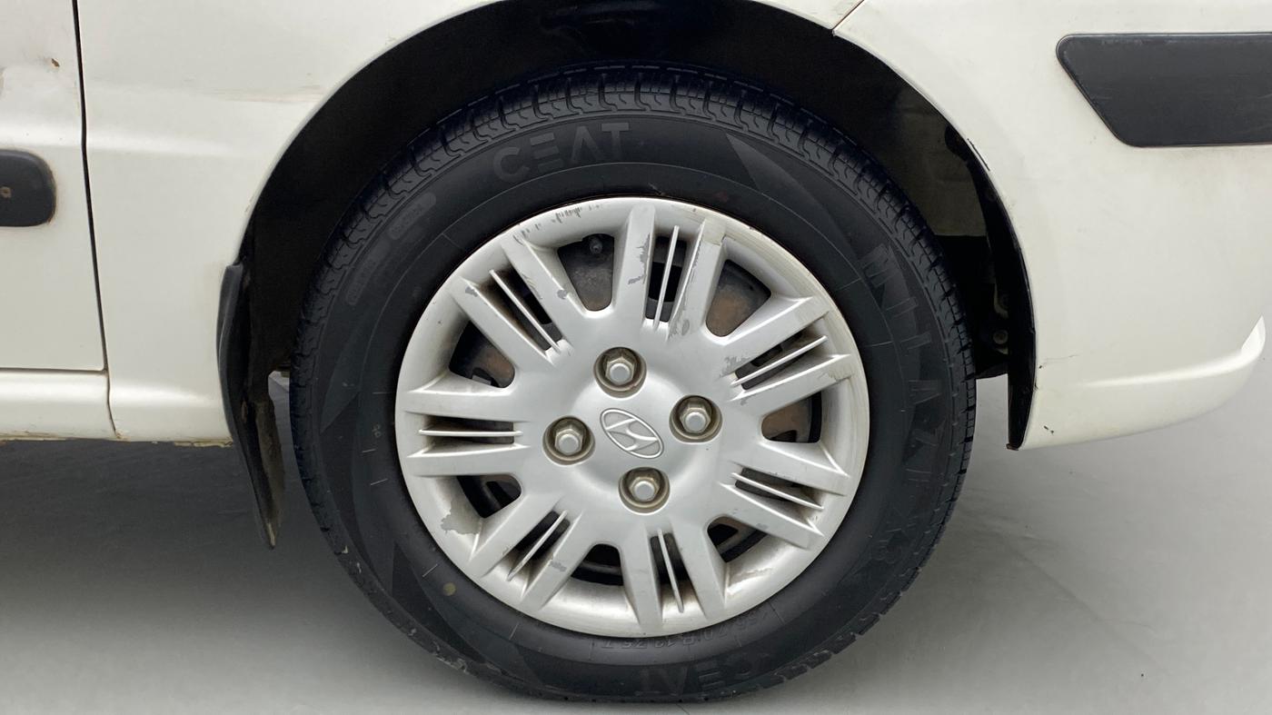 2012 Hyundai Santro Xing GLS, CNG, Manual, 1,09,213 km, Right Front Wheel