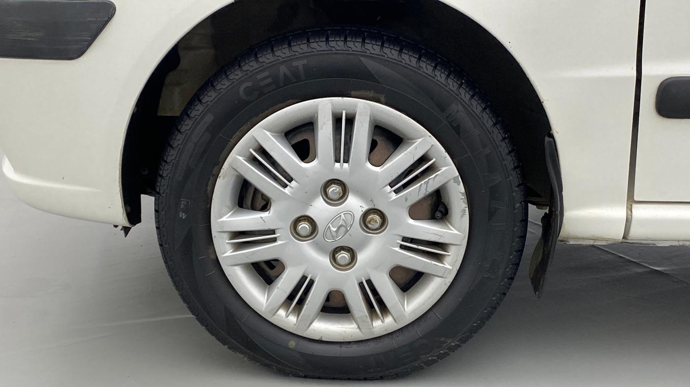 2012 Hyundai Santro Xing GLS, CNG, Manual, 1,09,213 km, Left Front Wheel