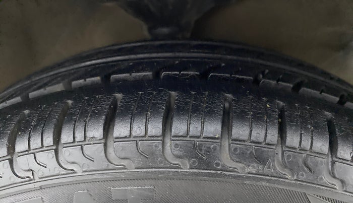 2012 Hyundai Santro Xing GLS, CNG, Manual, 1,09,213 km, Right Front Tyre Tread