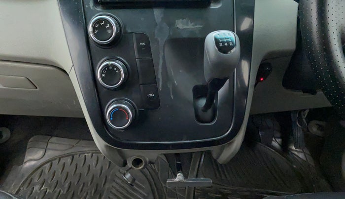 2016 Mahindra Kuv100 K2 D 6 STR, Diesel, Manual, 90,573 km, Gear Lever