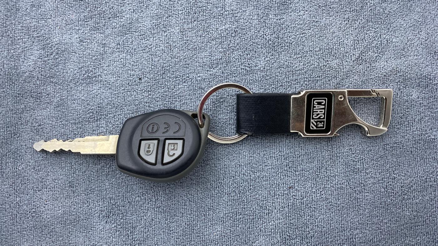 2018 Maruti Dzire VXI, Petrol, Manual, 25,471 km, Key Close Up