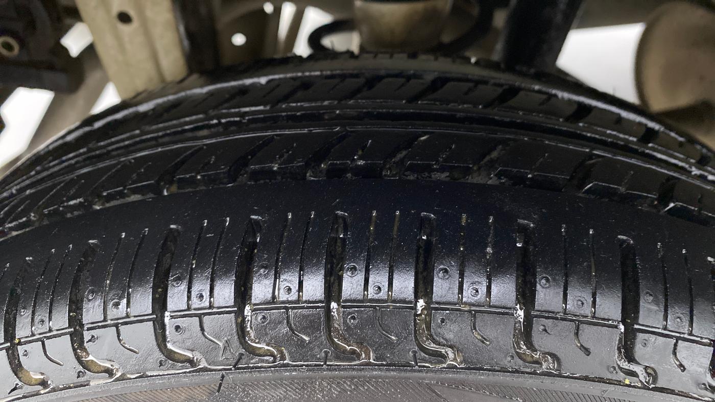 2017 Maruti Alto K10 VXI P, Petrol, Manual, 64,279 km, Right Rear Tyre Tread