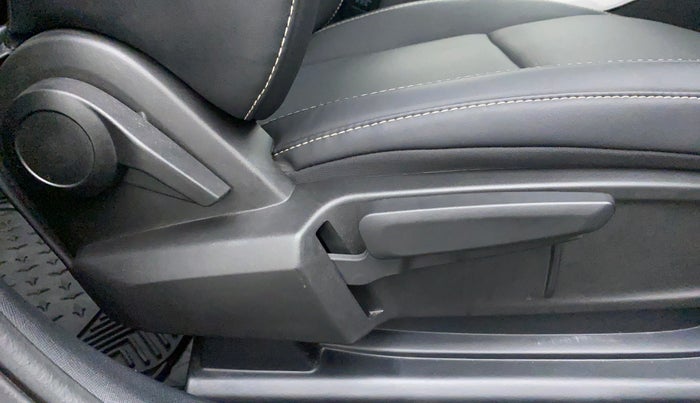 2022 Tata ALTROZ XZ + 1.2 RTN, Petrol, Manual, 2,481 km, Driver Side Adjustment Panel