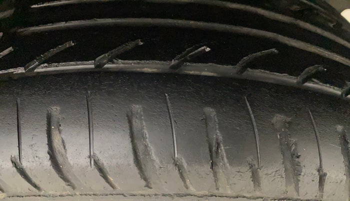 2019 Maruti Swift VDI, Diesel, Manual, 81,018 km, Left Rear Tyre Tread