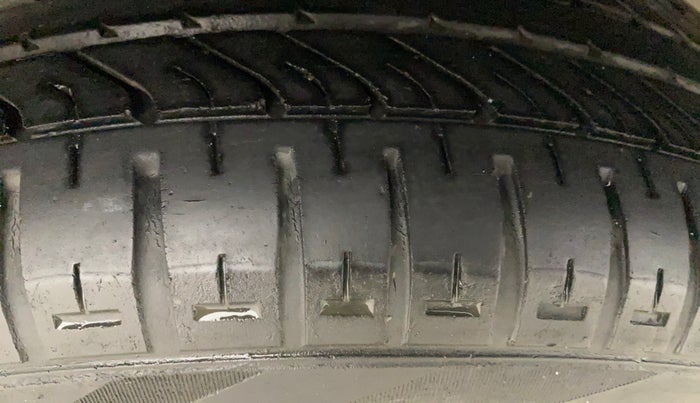 2019 Maruti Swift VDI, Diesel, Manual, 81,018 km, Right Rear Tyre Tread