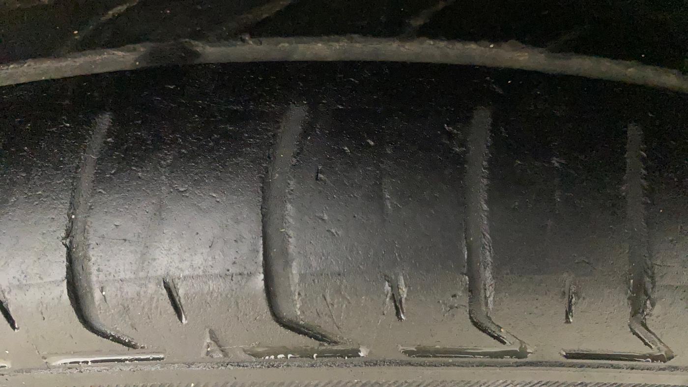 2019 Maruti Swift VDI, Diesel, Manual, 78,902 km, Right Front Tyre Tread