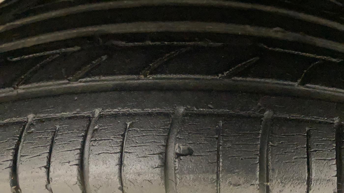 2019 Maruti Swift VDI, Diesel, Manual, 78,902 km, Left Front Tyre Tread