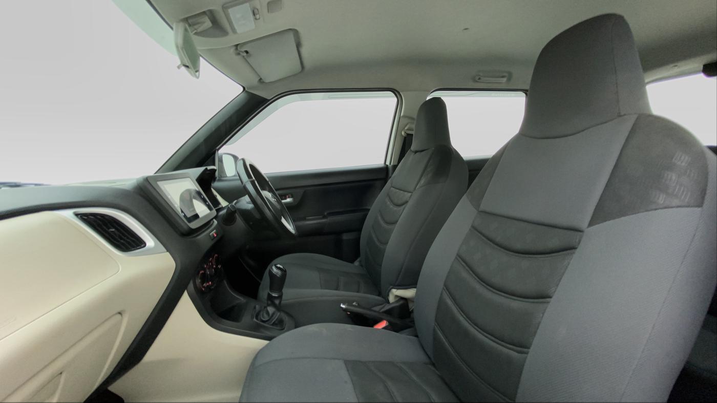 2019 Maruti New Wagon-R ZXI 1.2 old, Petrol, Manual, 25,911 km, Right Side Front Door Cabin