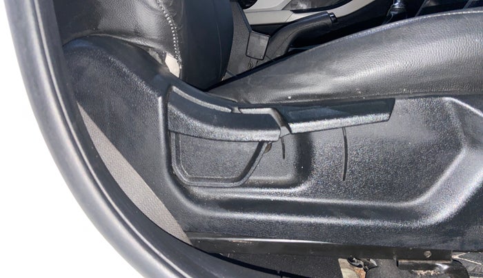 2020 Hyundai Creta SX 1.5 PETROL, Petrol, Manual, 87,080 km, Driver Side Adjustment Panel