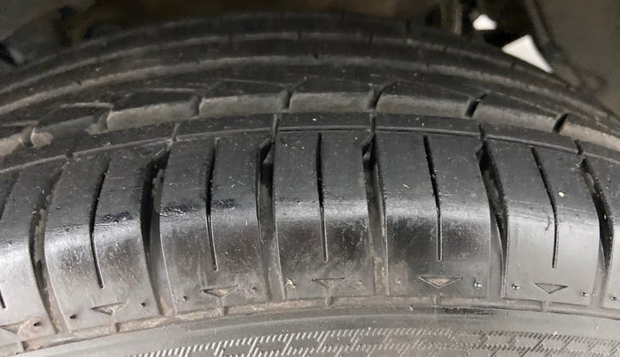 2016 Honda BR-V 1.5 i- DTEC V, Diesel, Manual, 1,01,727 km, Right Front Tyre Tread
