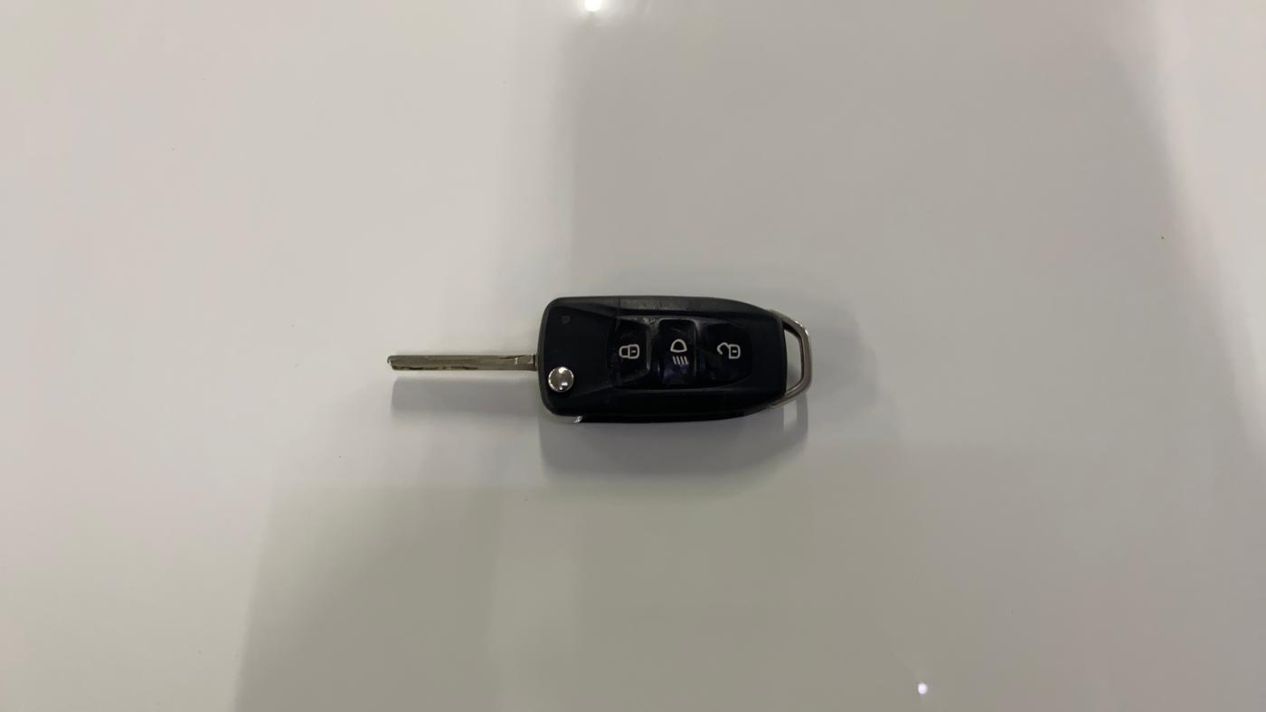 2021 Tata ALTROZ XE PLUS PETROL, Petrol, Manual, 24,791 km, Key Close Up