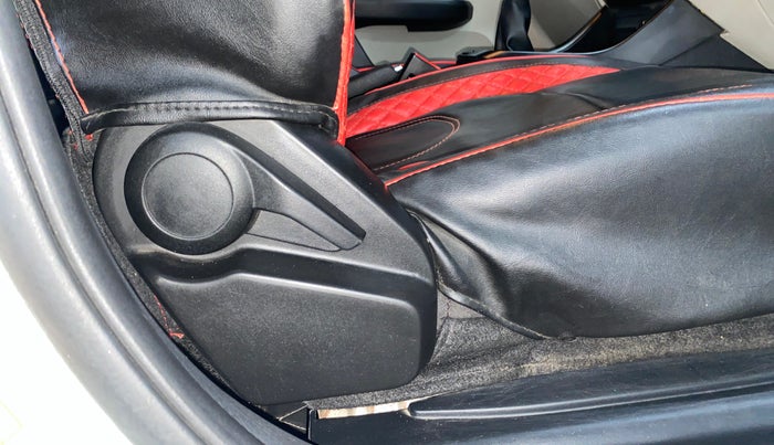 2021 Tata ALTROZ XE PLUS PETROL, Petrol, Manual, 24,791 km, Driver Side Adjustment Panel