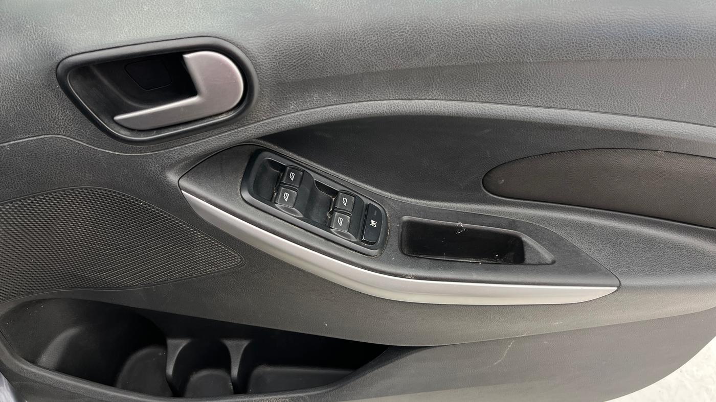 2016 Ford New Figo TITANIUM 1.2 PETROL MT, Petrol, Manual, 27,204 km, Driver Side Door Panels Control