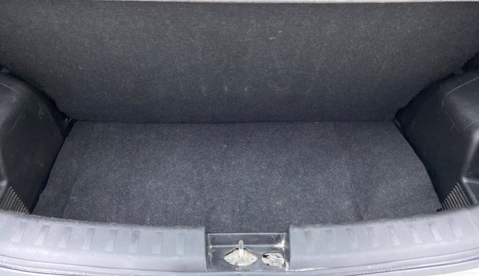 2014 Maruti Swift VDI, Diesel, Manual, 1,61,458 km, Boot Inside