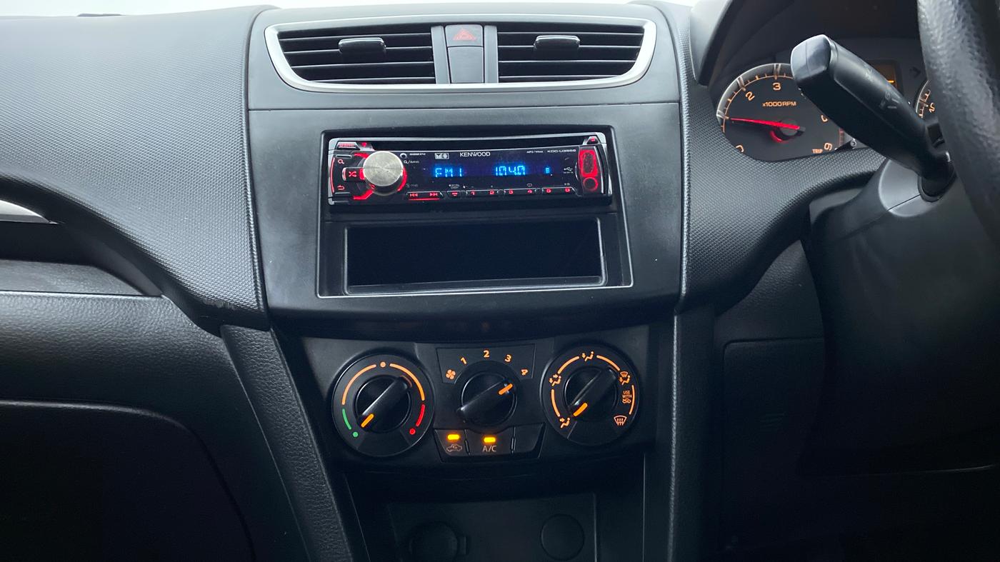 2014 Maruti Swift VDI, Diesel, Manual, 1,61,458 km, Air Conditioner
