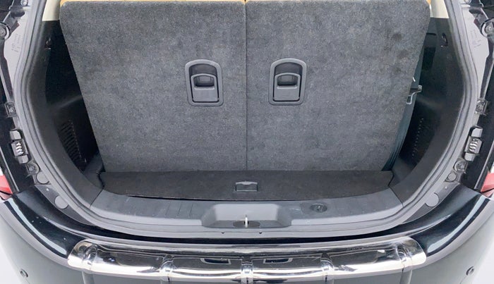 2021 Mahindra XUV500 W11, Diesel, Manual, 14,755 km, Boot Inside