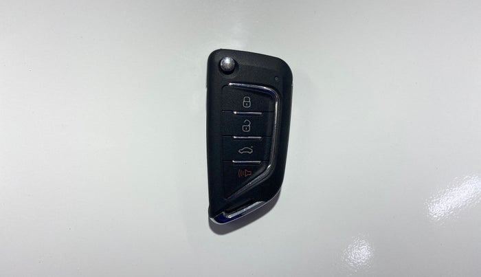 2018 Maruti Alto K10 VXI (O) AMT, CNG, Automatic, 75,540 km, Key Close Up