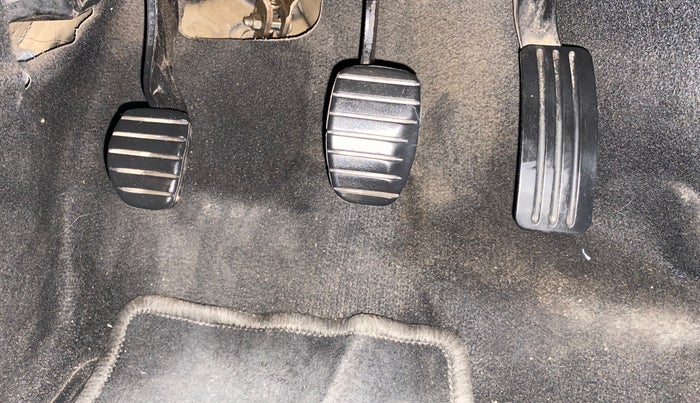 2019 Renault Duster 110 PS RXZ DIESEL, Diesel, Manual, 1,15,893 km, Pedals