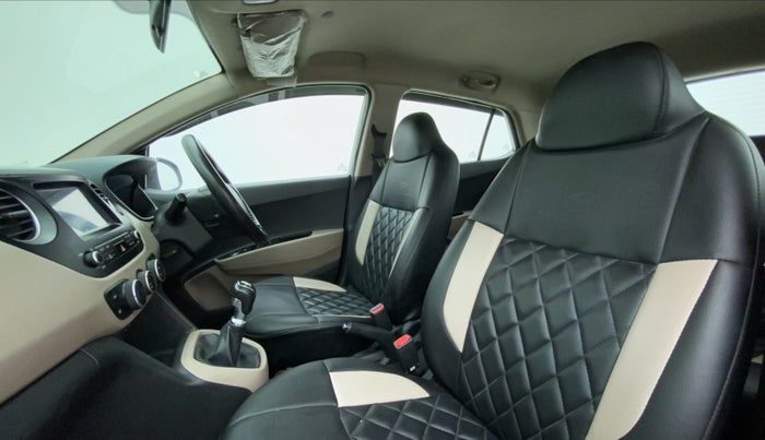 2017 Hyundai Grand i10 SPORTZ (O) 1.2 U2 CRDI, Diesel, Manual, 1,11,160 km, Right Side Front Door Cabin