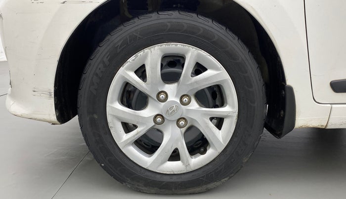 2017 Hyundai Grand i10 SPORTZ (O) 1.2 U2 CRDI, Diesel, Manual, 1,11,160 km, Left Front Wheel