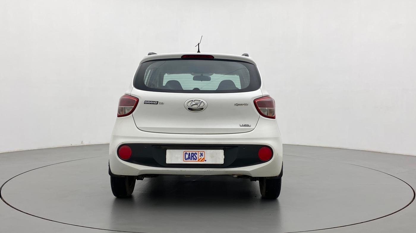2017 Hyundai Grand i10 SPORTZ (O) 1.2 U2 CRDI, Diesel, Manual, 1,11,160 km, Back/Rear