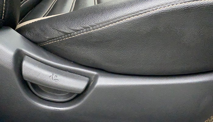 2018 Hyundai Grand i10 MAGNA 1.2 KAPPA VTVT, Petrol, Manual, 37,365 km, Driver Side Adjustment Panel
