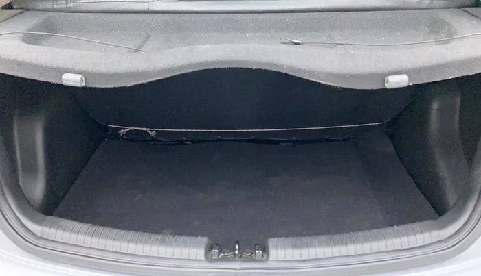2018 Hyundai Grand i10 MAGNA 1.2 KAPPA VTVT, Petrol, Manual, 37,365 km, Boot Inside