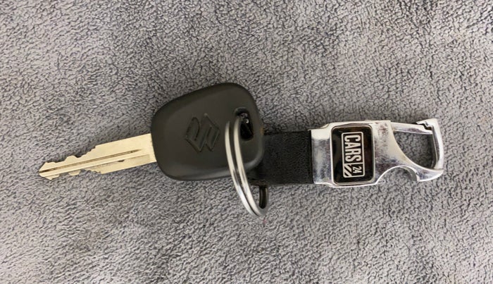 2022 Maruti Alto LXI OPT CNG, CNG, Manual, 16,282 km, Key Close Up