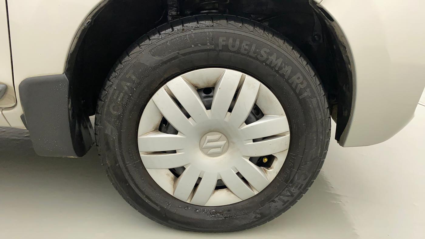 2022 Maruti Alto LXI OPT CNG, CNG, Manual, 16,282 km, Right Front Wheel