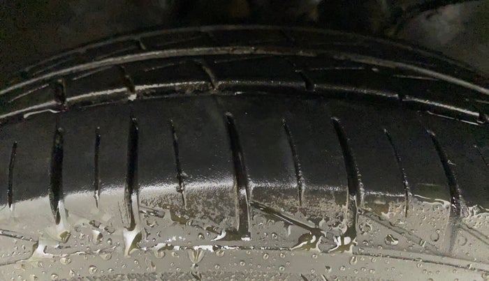 2022 Maruti Alto LXI OPT CNG, CNG, Manual, 16,282 km, Right Front Tyre Tread